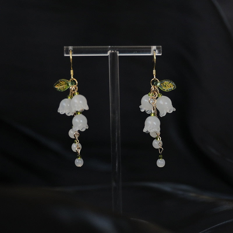 Fresh White Lily Earring