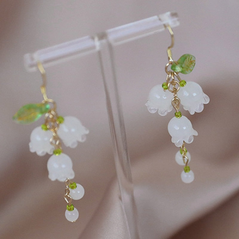 Fresh White Lily Earring
