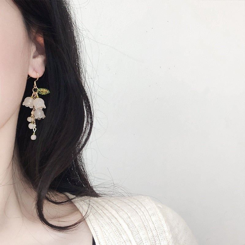 Fresh White Lily Earring