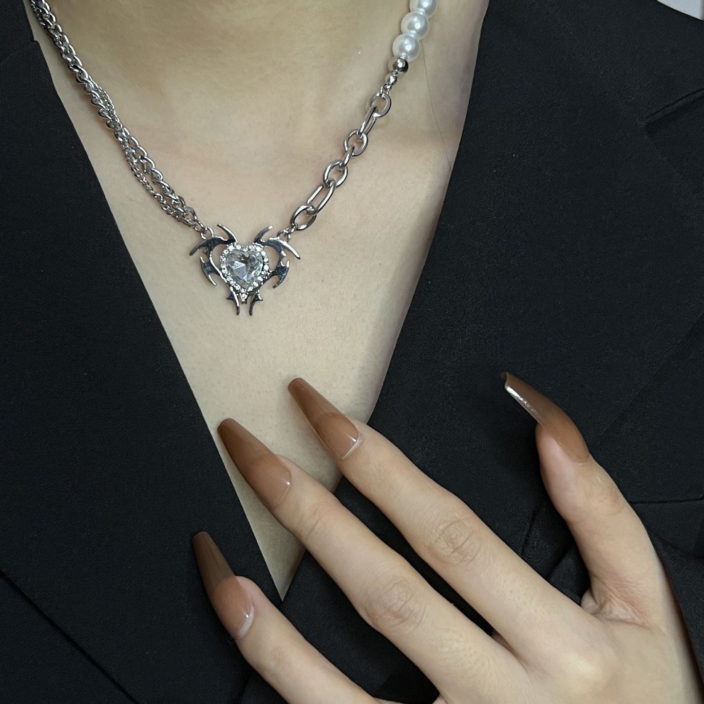 Silver Heart Thorns Necklace