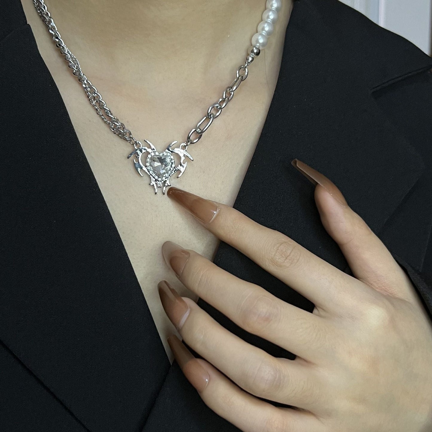 Silver Heart Thorns Necklace